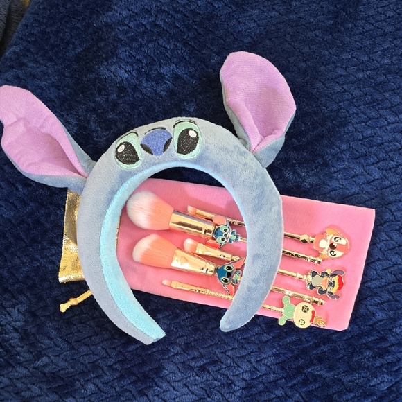 Other - Lilo & Stitch Spa Headband and Makeup Brushes